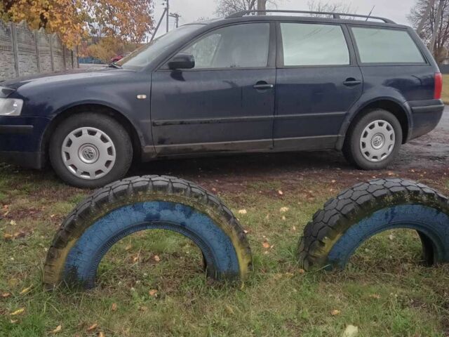 Синий Фольксваген Пассат, объемом двигателя 1.8 л и пробегом 250 тыс. км за 3600 $, фото 1 на Automoto.ua