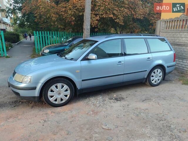 Синий Фольксваген Пассат, объемом двигателя 1.8 л и пробегом 260 тыс. км за 4500 $, фото 1 на Automoto.ua