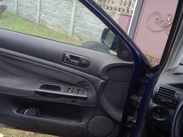 Синий Фольксваген Пассат, объемом двигателя 1.8 л и пробегом 250 тыс. км за 3600 $, фото 5 на Automoto.ua