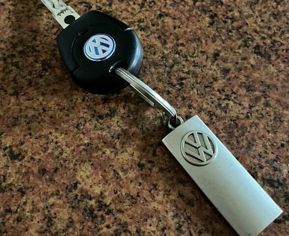 Синий Фольксваген Пассат, объемом двигателя 1.78 л и пробегом 320 тыс. км за 5500 $, фото 18 на Automoto.ua