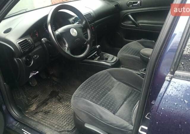 Синий Фольксваген Пассат, объемом двигателя 1.78 л и пробегом 340 тыс. км за 3695 $, фото 5 на Automoto.ua