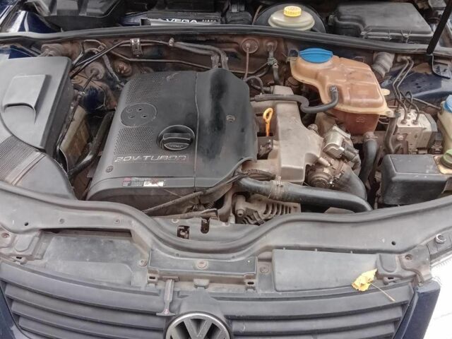 Синий Фольксваген Пассат, объемом двигателя 1.8 л и пробегом 250 тыс. км за 3600 $, фото 4 на Automoto.ua