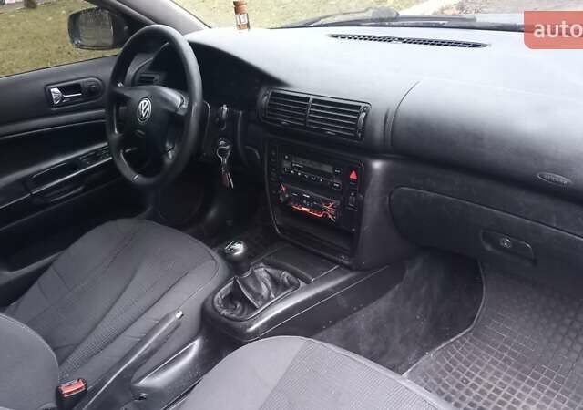 Синій Фольксваген Пассат, об'ємом двигуна 1.9 л та пробігом 396 тис. км за 2750 $, фото 10 на Automoto.ua