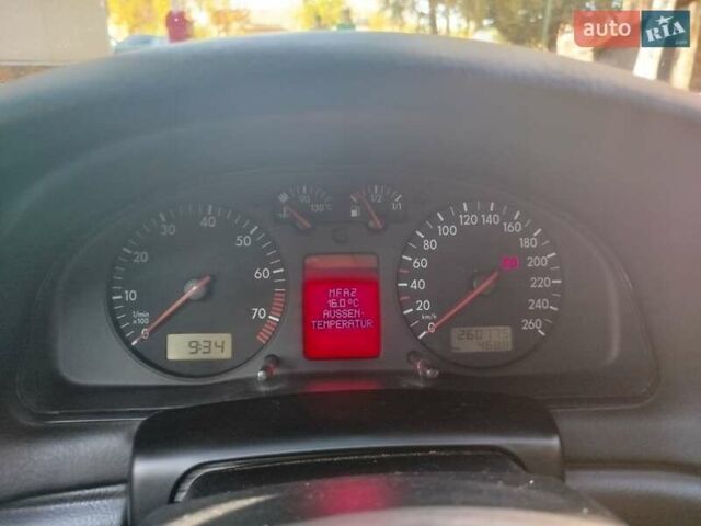 Синий Фольксваген Пассат, объемом двигателя 1.8 л и пробегом 260 тыс. км за 4500 $, фото 10 на Automoto.ua