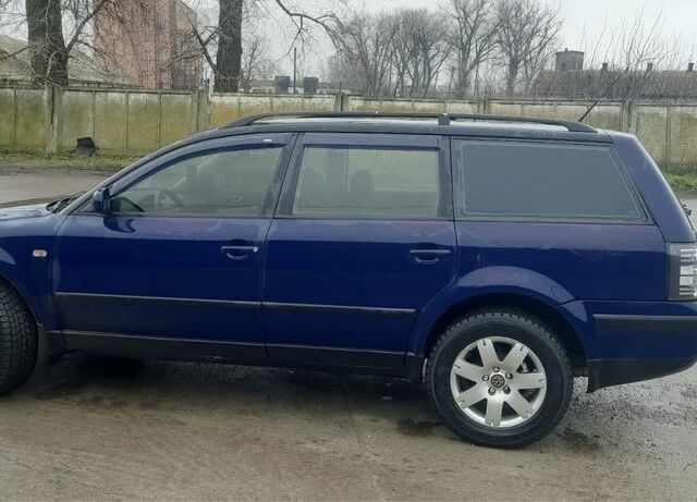 Синий Фольксваген Пассат, объемом двигателя 1.9 л и пробегом 430 тыс. км за 4200 $, фото 1 на Automoto.ua