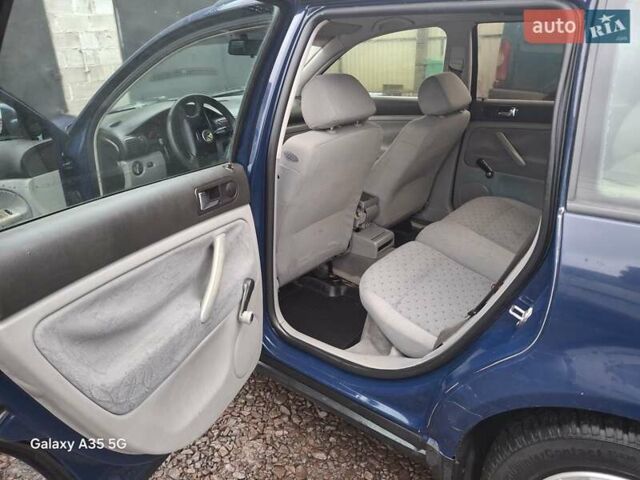 Синий Фольксваген Пассат, объемом двигателя 1.9 л и пробегом 311 тыс. км за 2000 $, фото 26 на Automoto.ua