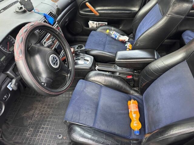 Синий Фольксваген Пассат, объемом двигателя 2.3 л и пробегом 389 тыс. км за 2600 $, фото 13 на Automoto.ua