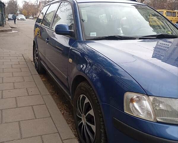 Синий Фольксваген Пассат, объемом двигателя 1.78 л и пробегом 230 тыс. км за 3650 $, фото 3 на Automoto.ua