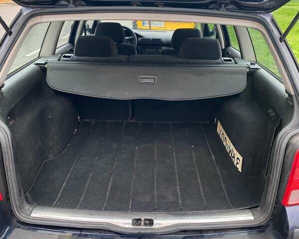 Синій Фольксваген Пассат, об'ємом двигуна 1.9 л та пробігом 355 тис. км за 2007 $, фото 14 на Automoto.ua