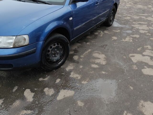 Синий Фольксваген Пассат, объемом двигателя 2 л и пробегом 250 тыс. км за 3194 $, фото 1 на Automoto.ua