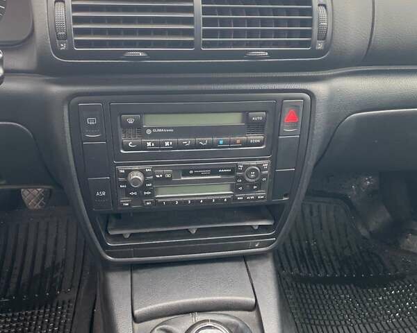 Синій Фольксваген Пассат, об'ємом двигуна 1.9 л та пробігом 355 тис. км за 2007 $, фото 9 на Automoto.ua