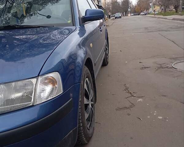 Синий Фольксваген Пассат, объемом двигателя 1.78 л и пробегом 230 тыс. км за 3650 $, фото 5 на Automoto.ua