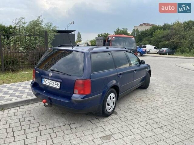 Синий Фольксваген Пассат, объемом двигателя 1.6 л и пробегом 320 тыс. км за 3150 $, фото 2 на Automoto.ua