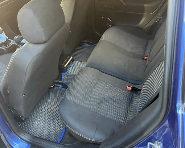 Синий Фольксваген Пассат, объемом двигателя 1.6 л и пробегом 321 тыс. км за 3500 $, фото 6 на Automoto.ua