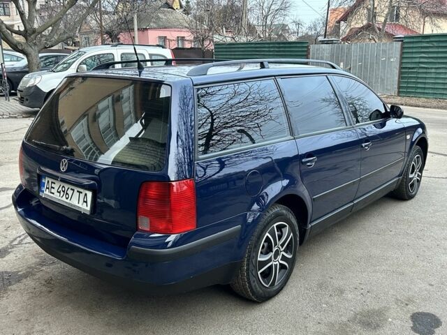 Синий Фольксваген Пассат, объемом двигателя 1.6 л и пробегом 200 тыс. км за 2550 $, фото 5 на Automoto.ua