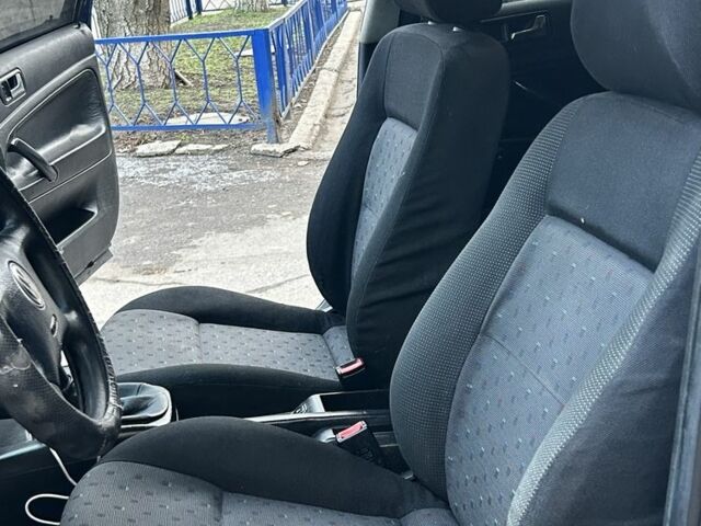 Синий Фольксваген Пассат, объемом двигателя 1.6 л и пробегом 200 тыс. км за 2550 $, фото 11 на Automoto.ua