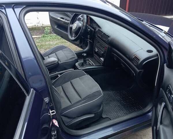 Синий Фольксваген Пассат, объемом двигателя 1.9 л и пробегом 382 тыс. км за 3400 $, фото 7 на Automoto.ua