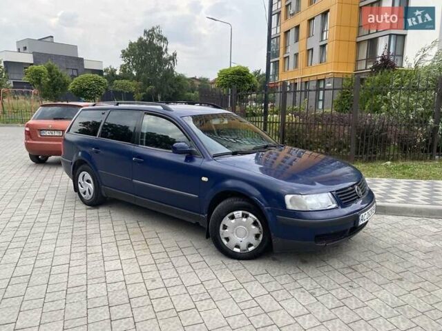 Синий Фольксваген Пассат, объемом двигателя 1.6 л и пробегом 320 тыс. км за 3150 $, фото 1 на Automoto.ua