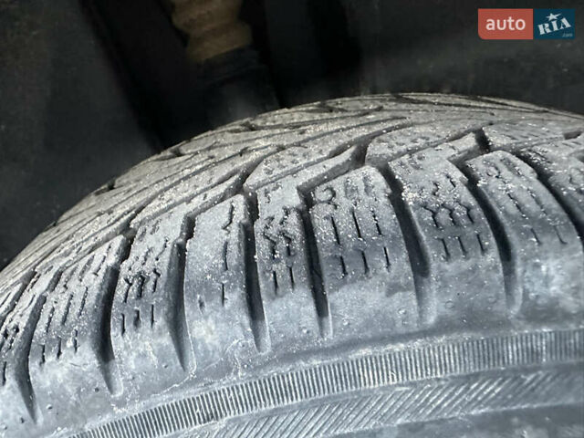 Синий Фольксваген Пассат, объемом двигателя 1.9 л и пробегом 330 тыс. км за 2800 $, фото 6 на Automoto.ua