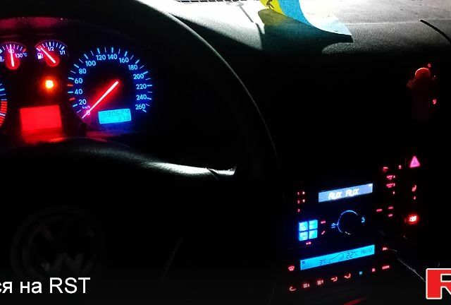 Синий Фольксваген Пассат, объемом двигателя 1.8 л и пробегом 590 тыс. км за 3550 $, фото 8 на Automoto.ua