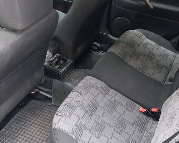 Синий Фольксваген Пассат, объемом двигателя 1.78 л и пробегом 230 тыс. км за 3650 $, фото 7 на Automoto.ua