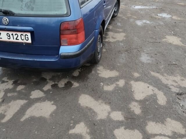 Синий Фольксваген Пассат, объемом двигателя 2 л и пробегом 350 тыс. км за 3042 $, фото 3 на Automoto.ua