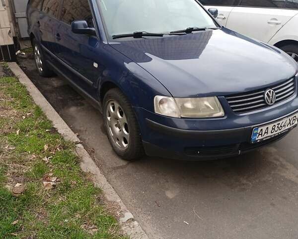 Синий Фольксваген Пассат, объемом двигателя 1.8 л и пробегом 425 тыс. км за 3900 $, фото 3 на Automoto.ua