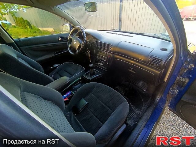 Синій Фольксваген Пассат, об'ємом двигуна 1.9 л та пробігом 333 тис. км за 3000 $, фото 4 на Automoto.ua