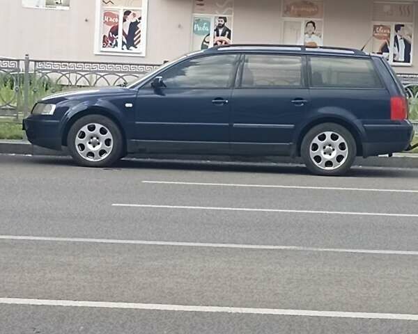 Синий Фольксваген Пассат, объемом двигателя 1.8 л и пробегом 425 тыс. км за 3900 $, фото 2 на Automoto.ua