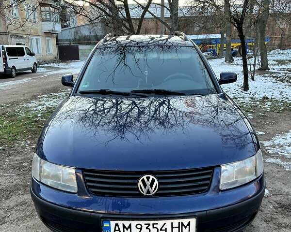 Синій Фольксваген Пассат, об'ємом двигуна 1.6 л та пробігом 293 тис. км за 3899 $, фото 17 на Automoto.ua