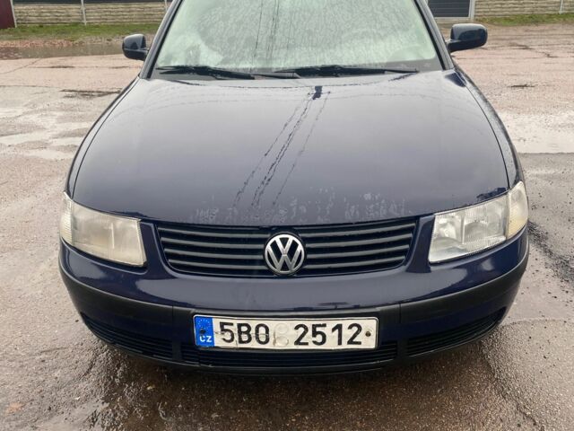 Синий Фольксваген Пассат, объемом двигателя 1.9 л и пробегом 448 тыс. км за 1653 $, фото 3 на Automoto.ua