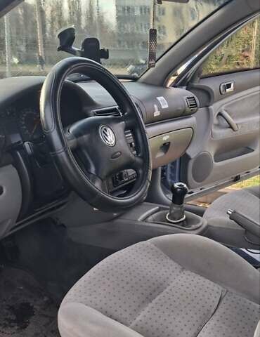 Синій Фольксваген Пассат, об'ємом двигуна 1.9 л та пробігом 437 тис. км за 3000 $, фото 13 на Automoto.ua