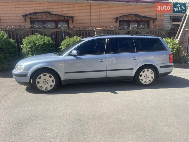 Синий Фольксваген Пассат, объемом двигателя 1.78 л и пробегом 350 тыс. км за 3800 $, фото 1 на Automoto.ua