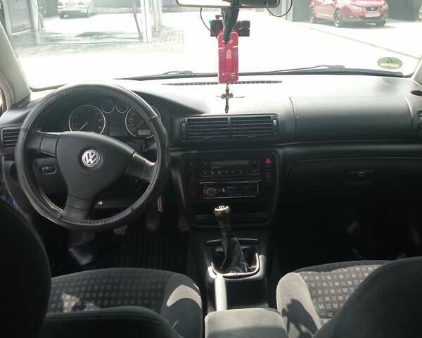 Синий Фольксваген Пассат, объемом двигателя 1.98 л и пробегом 280 тыс. км за 3900 $, фото 5 на Automoto.ua