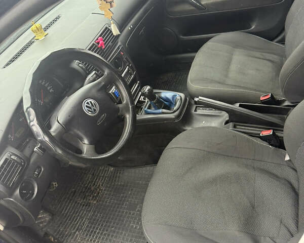 Синий Фольксваген Пассат, объемом двигателя 1.9 л и пробегом 373 тыс. км за 4200 $, фото 4 на Automoto.ua