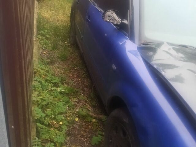 Синій Фольксваген Пассат, об'ємом двигуна 1.8 л та пробігом 226 тис. км за 999 $, фото 1 на Automoto.ua