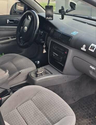 Синій Фольксваген Пассат, об'ємом двигуна 1.9 л та пробігом 437 тис. км за 3000 $, фото 6 на Automoto.ua