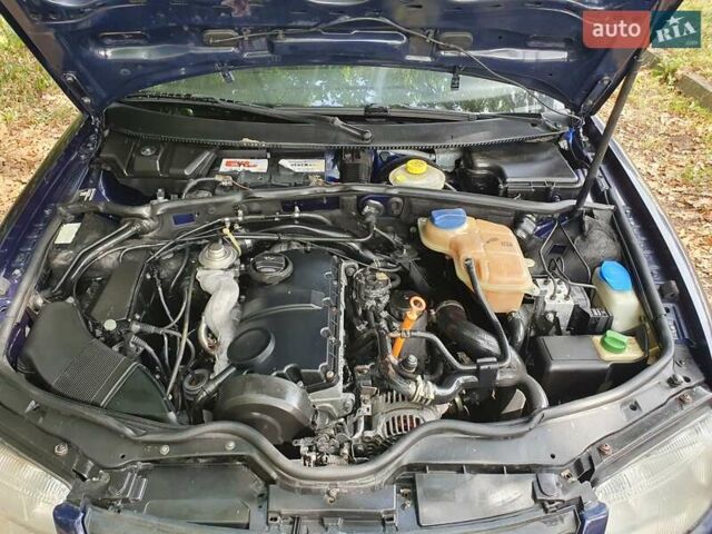 Синій Фольксваген Пассат, об'ємом двигуна 1.9 л та пробігом 300 тис. км за 2500 $, фото 24 на Automoto.ua