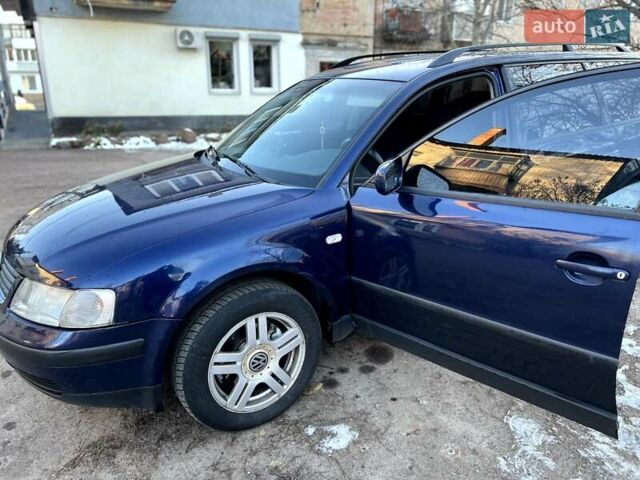 Синій Фольксваген Пассат, об'ємом двигуна 1.6 л та пробігом 293 тис. км за 3899 $, фото 8 на Automoto.ua