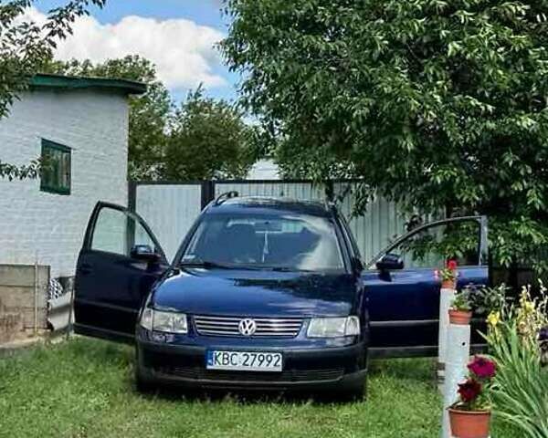 Синій Фольксваген Пассат, об'ємом двигуна 1.9 л та пробігом 400 тис. км за 2100 $, фото 1 на Automoto.ua