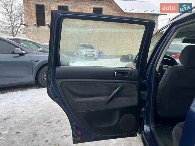 Синий Фольксваген Пассат, объемом двигателя 1.6 л и пробегом 320 тыс. км за 3699 $, фото 9 на Automoto.ua