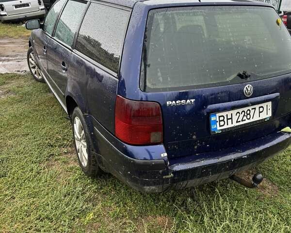 Синий Фольксваген Пассат, объемом двигателя 1.9 л и пробегом 323 тыс. км за 2000 $, фото 3 на Automoto.ua