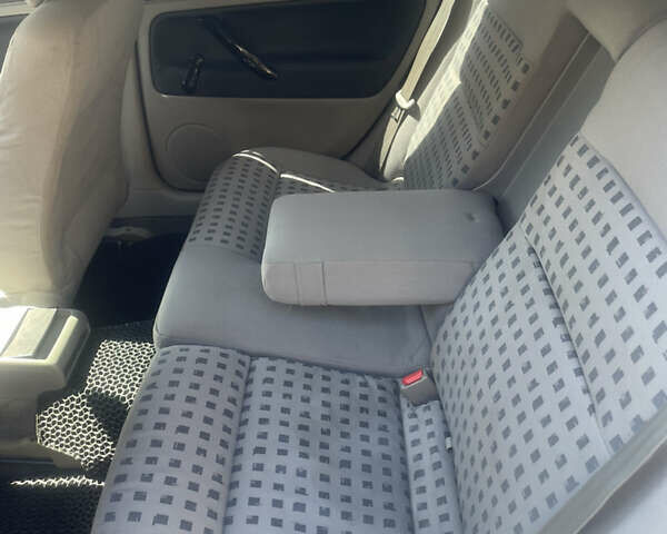 Синий Фольксваген Пассат, объемом двигателя 1.78 л и пробегом 350 тыс. км за 3800 $, фото 11 на Automoto.ua