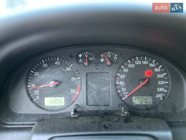 Синій Фольксваген Пассат, об'ємом двигуна 1.6 л та пробігом 293 тис. км за 3899 $, фото 5 на Automoto.ua
