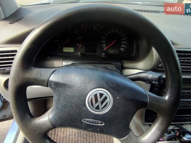 Синий Фольксваген Пассат, объемом двигателя 1.6 л и пробегом 260 тыс. км за 4200 $, фото 8 на Automoto.ua
