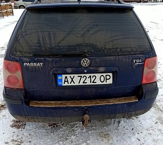 Синий Фольксваген Пассат, объемом двигателя 1.9 л и пробегом 443 тыс. км за 3400 $, фото 1 на Automoto.ua