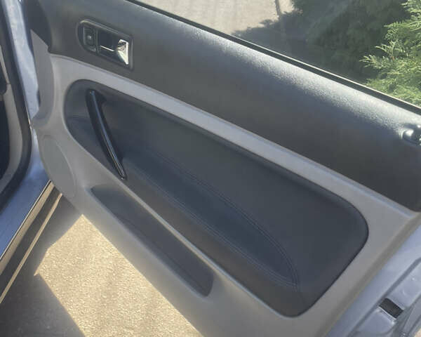 Синий Фольксваген Пассат, объемом двигателя 1.78 л и пробегом 350 тыс. км за 3800 $, фото 14 на Automoto.ua