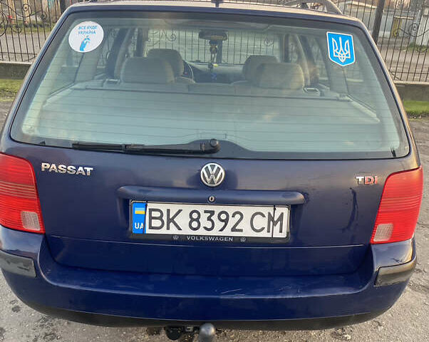 Синий Фольксваген Пассат, объемом двигателя 1.9 л и пробегом 440 тыс. км за 4500 $, фото 1 на Automoto.ua