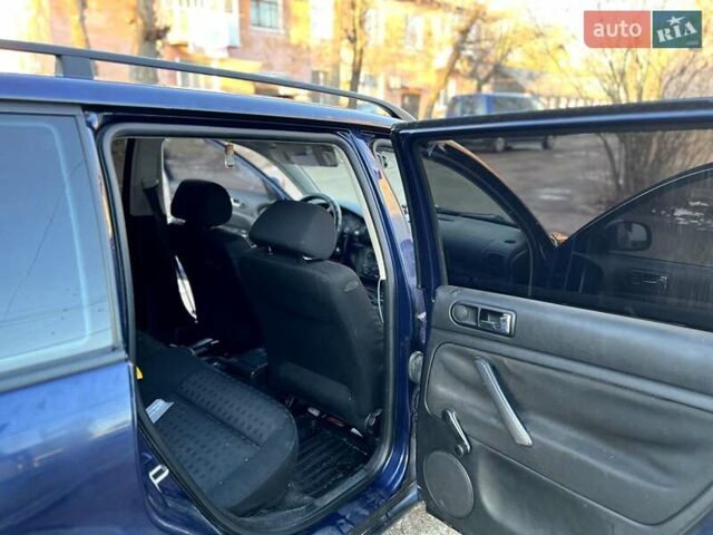 Синій Фольксваген Пассат, об'ємом двигуна 1.6 л та пробігом 293 тис. км за 3899 $, фото 6 на Automoto.ua