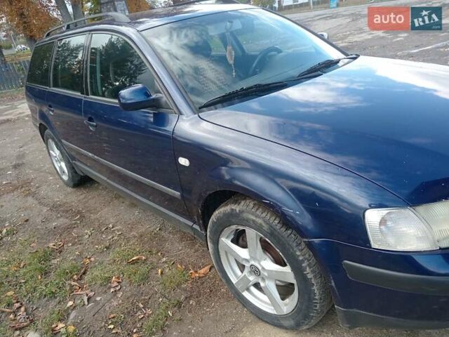 Синий Фольксваген Пассат, объемом двигателя 1.6 л и пробегом 302 тыс. км за 3500 $, фото 6 на Automoto.ua